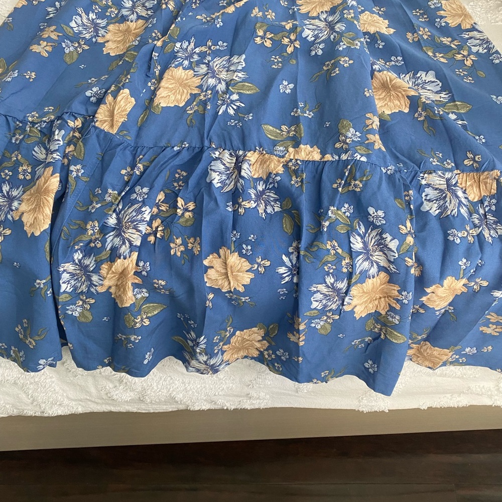 Dress - Picture 3 of 3